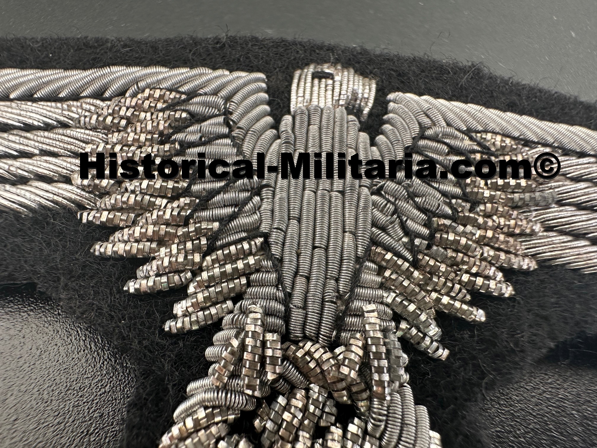 Waffen-SS Officer sleeve eagle aged - Offiziersadler Ärmeladler Elite Waffen-SS gealtert - Aquila da braccio opaco Ufficiale delle Waffen-SS invecchiata Waffen-SS Officer sleeve eagle aged - Offiziersadler Ärmeladler Elite Waffen-SS gealtert - Aquila da braccio opaco Ufficiale delle Waffen-SS invecchiata