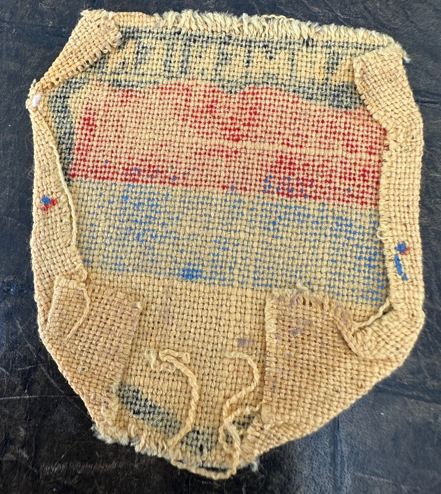ORIGINAL WH Armschild der Armenischen Freiwilligen Legion Armenien gefaltet - Original German Legion Armenian Volunteer's sleeve shield folded ARMENIEN - Scudetto dei Voluntari della Legione ARMENIA ORIGINAL WH Armschild der Armenischen Freiwilligen Legion Armenien gefaltet - Original German Legion Armenian Volunteer's sleeve shield folded ARMENIEN - Scudetto dei Voluntari della Legione ARMENIA