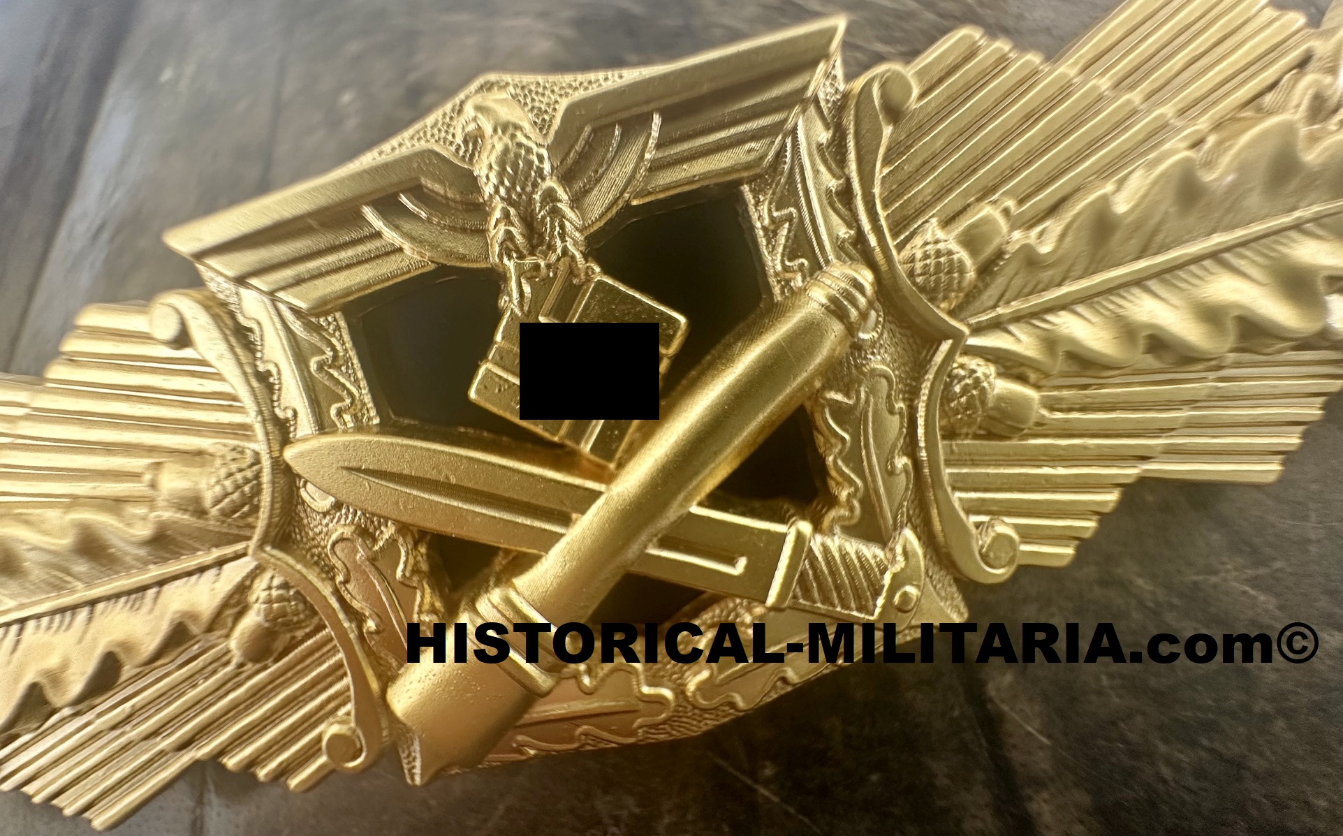 CLOSE COMBAT CLASP in gold - NAHKAMPFSPANGE in gold - Distintivo di combattimenti corpo a corpo ravvicinato in oro CLOSE COMBAT CLASP in gold - NAHKAMPFSPANGE in gold - Distintivo di combattimenti corpo a corpo ravvicinato in oro