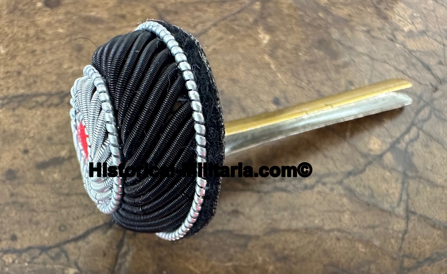 German Wehrmacht Officer hand-embroidered national cockade with backside pins - WH Schiffchenkokarde Offizier zum anstecken - coccarda nazionale tedesca da Ufficiale dell'esercito tedesco con spille German Wehrmacht Officer hand-embroidered national cockade with backside pins - WH Schiffchenkokarde Offizier zum anstecken - coccarda nazionale tedesca da Ufficiale dell'esercito tedesco con spille