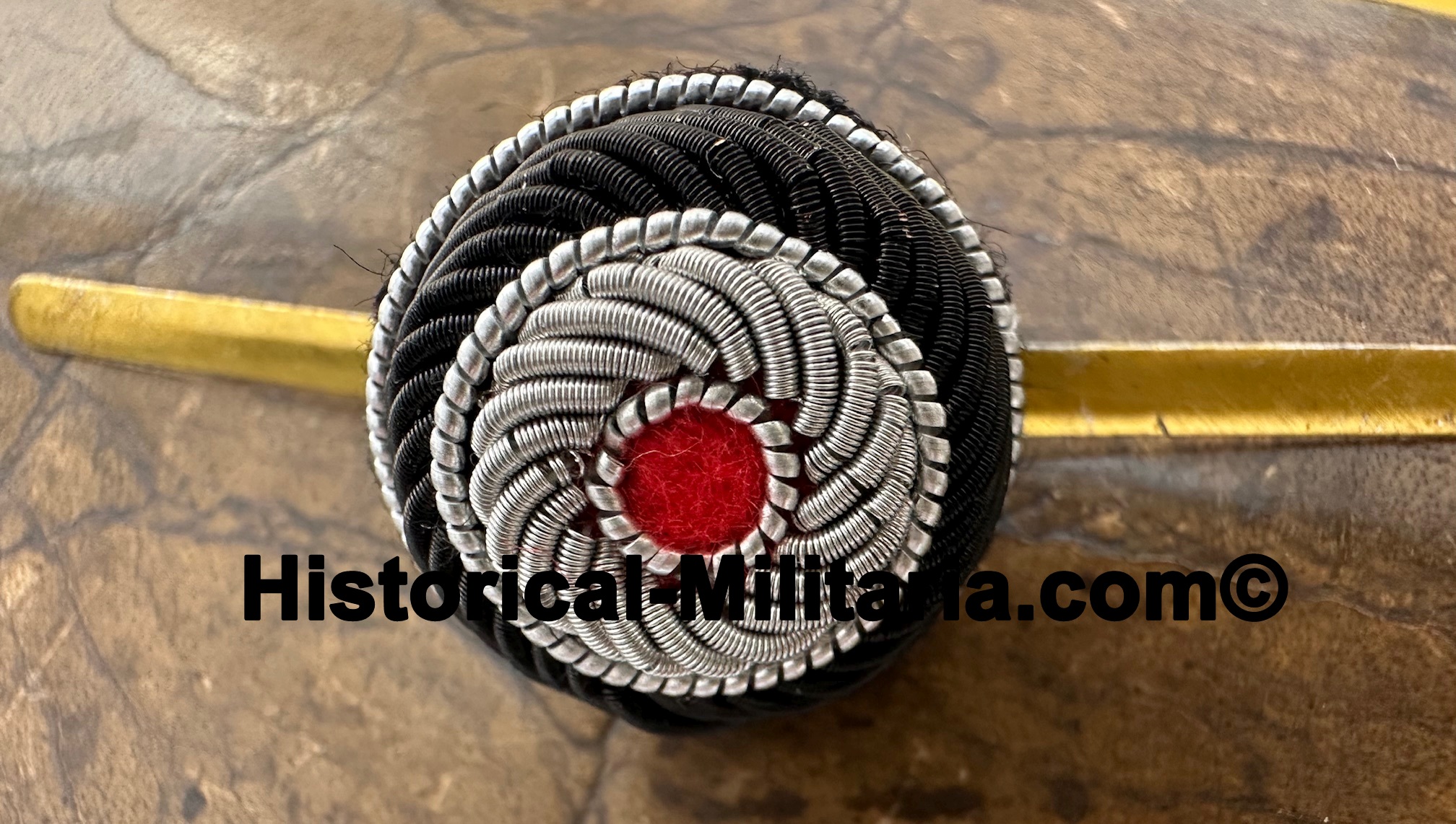 German Wehrmacht Officer hand-embroidered national cockade with backside pins - WH Schiffchenkokarde Offizier zum anstecken - coccarda nazionale tedesca da Ufficiale dell'esercito tedesco con spille German Wehrmacht Officer hand-embroidered national cockade with backside pins - WH Schiffchenkokarde Offizier zum anstecken - coccarda nazionale tedesca da Ufficiale dell'esercito tedesco con spille