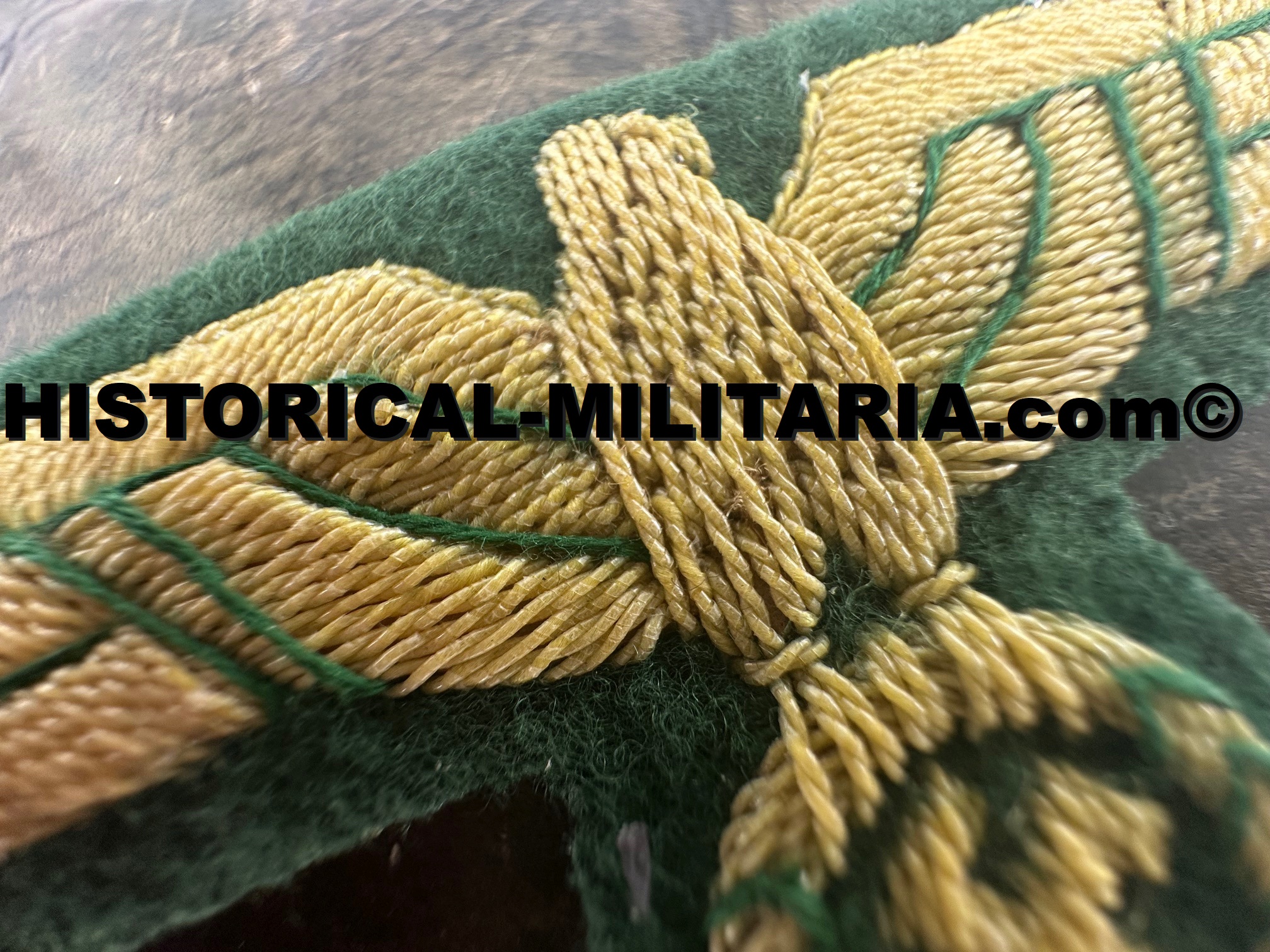 Kriegsmarine Küstenartillerie Offizier Brustadler Celleon auf grün - German Coastal Artillery Officer celleon breast eagle on green - Aquila da petto Artiglieria Costiera da Ufficiale su verde - Aigle poitrine avec fils jaunes celleon sur vert Kriegsmarine Küstenartillerie Offizier Brustadler Celleon auf grün - German Coastal Artillery Officer celleon breast eagle on green - Aquila da petto Artiglieria Costiera da Ufficiale su verde - Aigle poitrine avec fils jaunes celleon sur vert