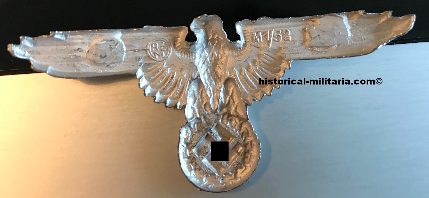 Waffen-SS Officer visor cap eagle set: SS eagle and skull both with identical RZM M1/52 markings NO prongs - SS Offizier Mützenset OHNE Splinte - Fregi da berretto delle Waffen-SS Aquila +teschio SENZA spille Waffen-SS Officer visor cap eagle set: SS eagle and skull both with identical RZM M1/52 markings NO prongs - SS Offizier Mützenset OHNE Splinte - Fregi da berretto delle Waffen-SS Aquila +teschio SENZA spille