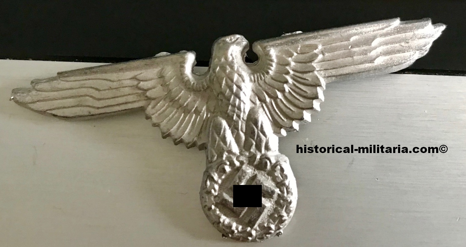 Waffen-SS Officer visor cap eagle set: SS eagle and skull both with identical RZM M1/52 markings NO prongs - SS Offizier Mützenset OHNE Splinte - Fregi da berretto delle Waffen-SS Aquila +teschio SENZA spille Waffen-SS Officer visor cap eagle set: SS eagle and skull both with identical RZM M1/52 markings NO prongs - SS Offizier Mützenset OHNE Splinte - Fregi da berretto delle Waffen-SS Aquila +teschio SENZA spille