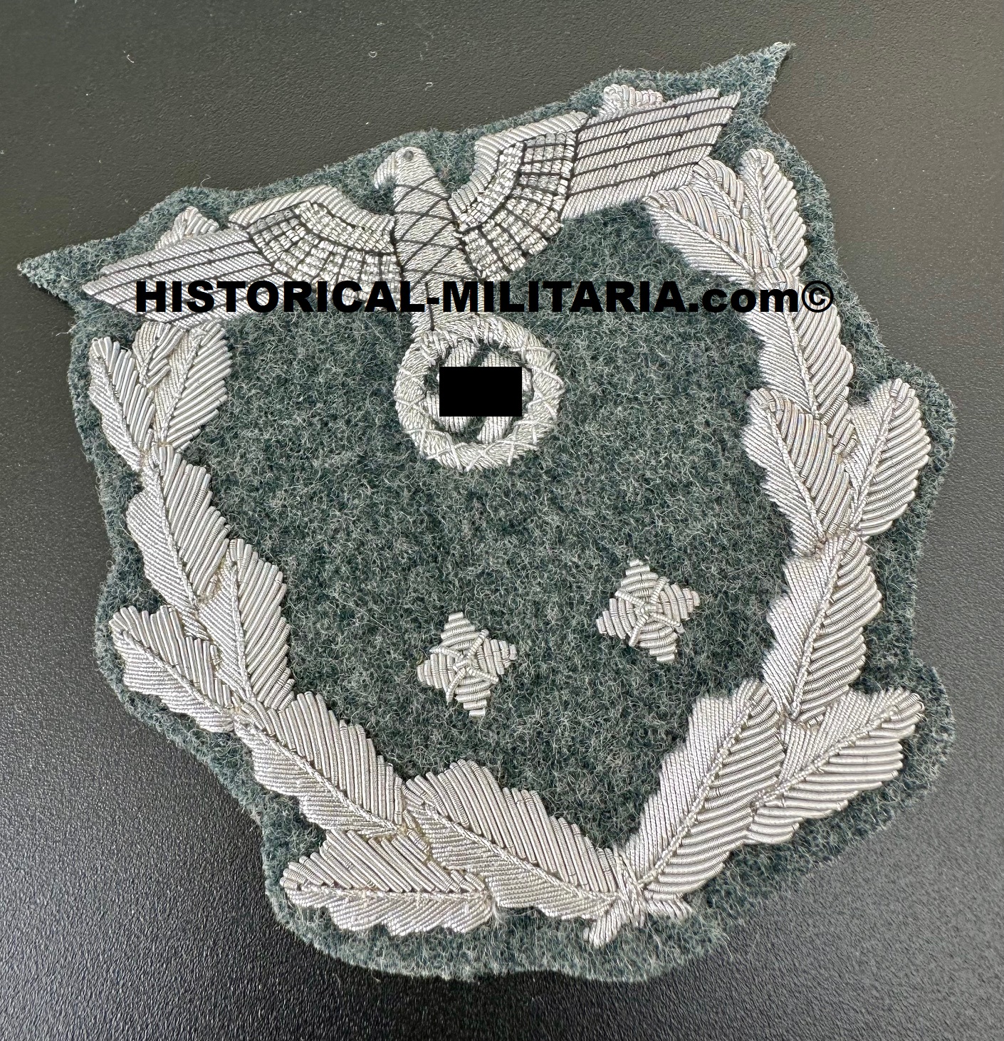 Diplomatic rank Senior Executive horseshoe shaped oakleaves sleeve wreath insignia with 2 stars field-grey - Diplomatisches Ärmelabzeichen ww2 - Aquila diplomatica tedesca per il braccio su feldgrau Diplomatic rank Senior Executive horseshoe shaped oakleaves sleeve wreath insignia with 2 stars field-grey - Diplomatisches Ärmelabzeichen ww2 - Aquila diplomatica tedesca per il braccio su feldgrau