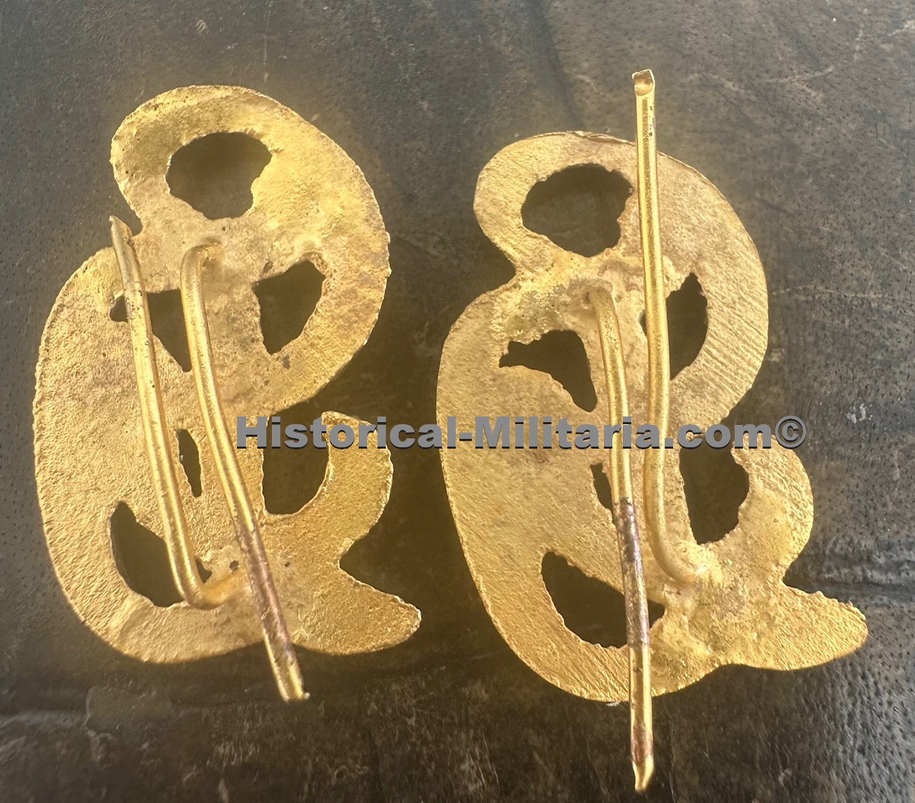 GD Grossdeutschland cyphers for shoulder boards gold Grossdeutschland - GD Schulterklappenauflage gold Großdeutschland 26mm hoch - GD in metallo oro per le spalline della Grossdeutschland GD Grossdeutschland cyphers for shoulder boards gold Grossdeutschland - GD Schulterklappenauflage gold Großdeutschland 26mm hoch - GD in metallo oro per le spalline della Grossdeutschland