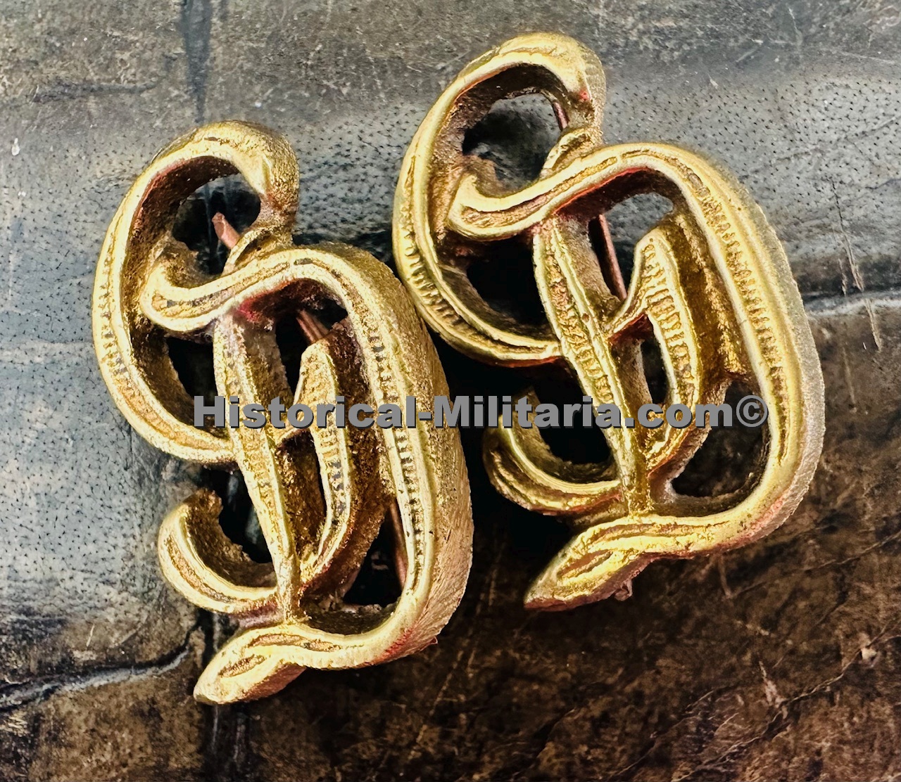 GD Grossdeutschland cyphers for shoulder boards in golden bronze shade - Großdeutschland bronzefarbene goldene GD Auflagen - GD iin metallo color bronzo-oro per le spalline degli Ufficiali Grossdeutschland GD Grossdeutschland cyphers for shoulder boards in golden bronze shade - Großdeutschland bronzefarbene goldene GD Auflagen - GD iin metallo color bronzo-oro per le spalline degli Ufficiali Grossdeutschland