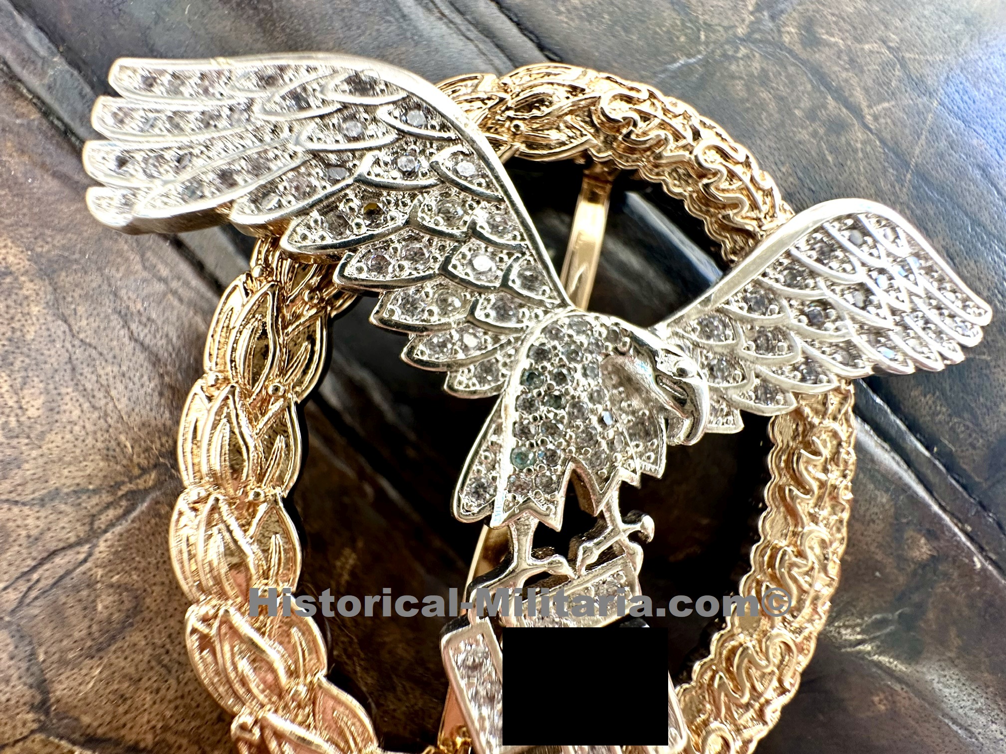 LUFTWAFFE Gemeinsames Flugzeugführer-und Beobachterabzeichen in gold mit Brillanten - Luftwaffe Pilot Observer badge in gold with diamonds - Distintivo comune pilota e osservatore con diamanti LUFTWAFFE Gemeinsames Flugzeugführer-und Beobachterabzeichen in gold mit Brillanten - Luftwaffe Pilot Observer badge in gold with diamonds - Distintivo comune pilota e osservatore con diamanti