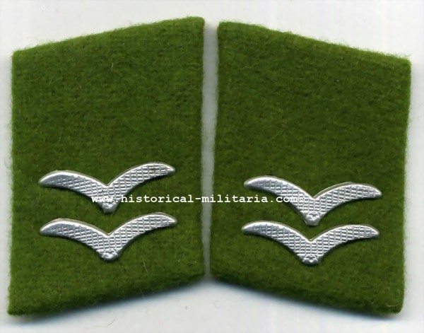 Luftwaffe Gefreiter Kragenspiegel grün - Luftwaffe Hauptgefreiter collar tabs on medium green - mostrine su panno verde da Caporale della Luftwaffe