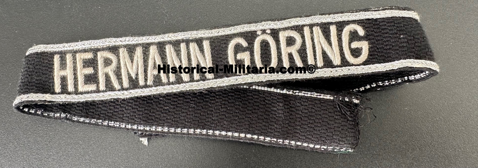 SS-Elite Panzerdivision Hermann Göring cuff title for Unteroffiziere second pattern - Fascia da braccio Panzerdivision Hermann Goring ( truppe corazzate ) SS-Elite Panzerdivision Hermann Göring cuff title for Unteroffiziere second pattern - Fascia da braccio Panzerdivision Hermann Goring ( truppe corazzate )