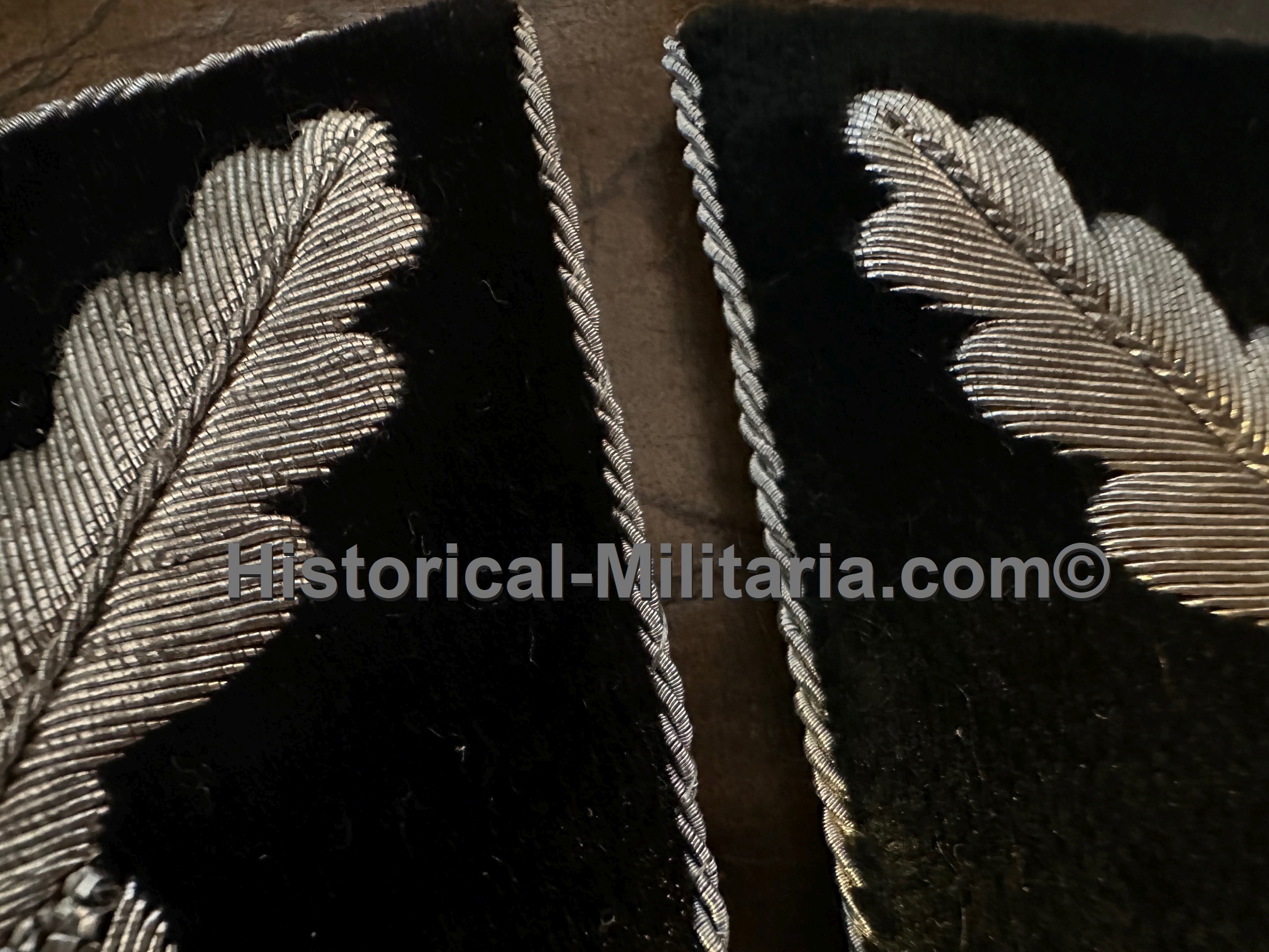 SS-Standartenführer Kragenspiegel 3. Modell gedunkelt Waffen-SS - Colonel SS Waffen-SS darkened collar tabs 3rd model 1942-1945 - mostrine da Colonnello delle Waffen-SS terzo modello aspetto antico SS-Standartenführer Kragenspiegel 3. Modell gedunkelt Waffen-SS - Colonel SS Waffen-SS darkened collar tabs 3rd model 1942-1945 - mostrine da Colonnello delle Waffen-SS terzo modello aspetto antico