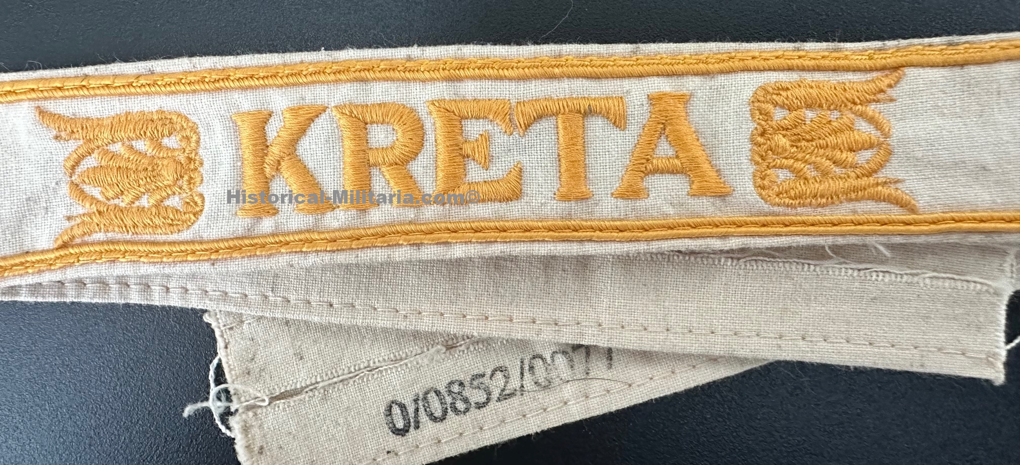 KRETA cuff title machine-embroidered with seven acanthus leaves Old Stock - Kreta Ärmelband maschinengestickt alter Lagerbestand - Fascia da braccio KRETA vecchio stock KRETA cuff title machine-embroidered with seven acanthus leaves Old Stock - Kreta Ärmelband maschinengestickt alter Lagerbestand - Fascia da braccio KRETA vecchio stock