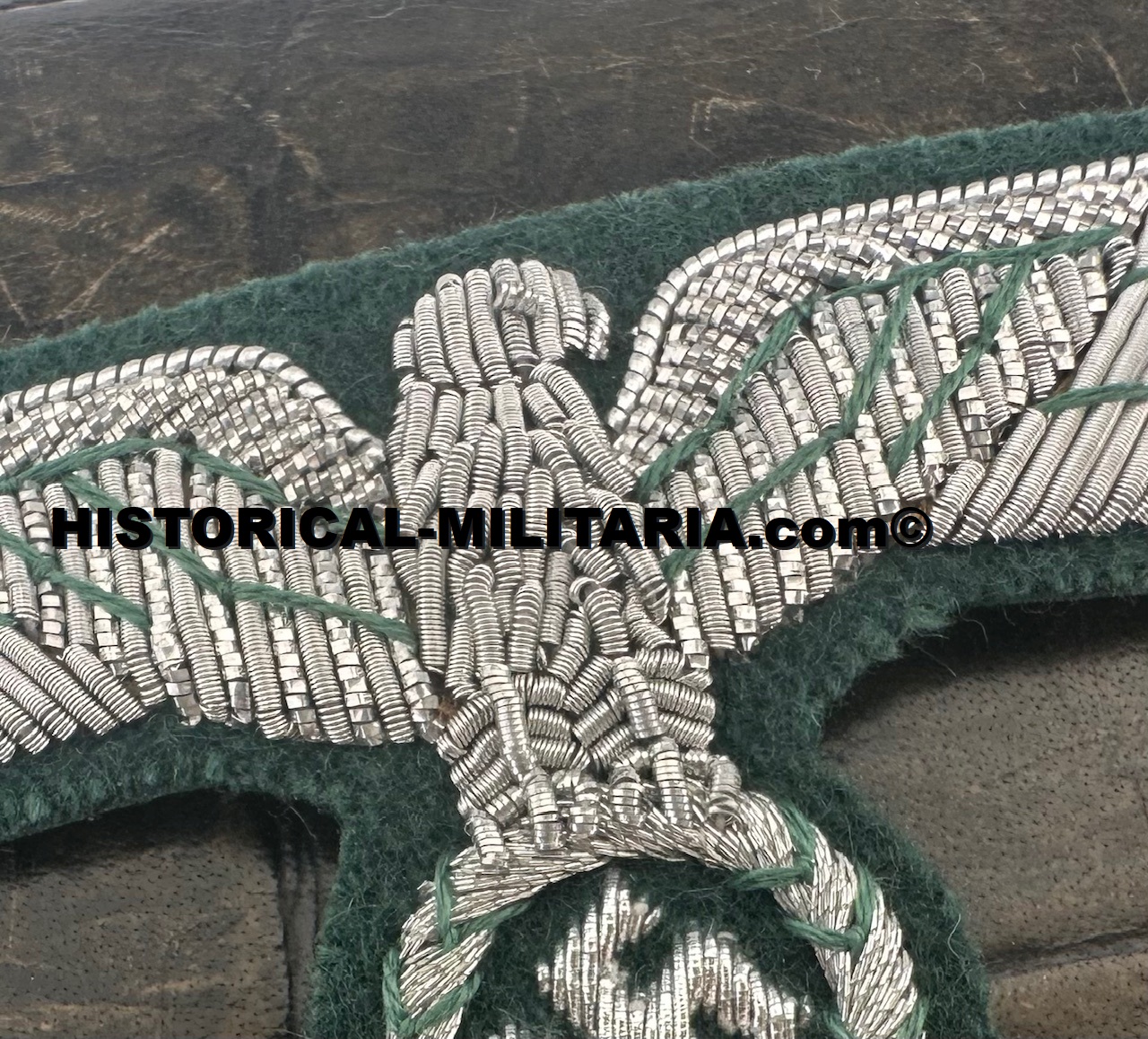 German Wehrmacht Brustadler Offizier auf grün - German Army Officer breast eagle on green - Aquila da petto da Ufficiale su panno verde esercito tedesco German Wehrmacht Brustadler Offizier auf grün - German Army Officer breast eagle on green - Aquila da petto da Ufficiale su panno verde esercito tedesco