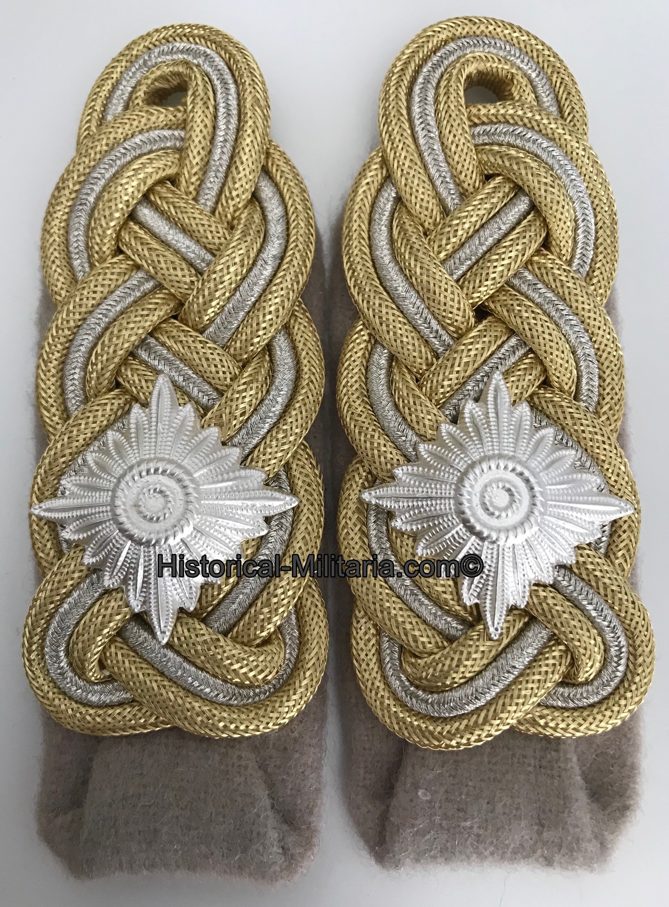 Waffen-SS SS-Gruppenführer sew-in-on shoulder boards SS-Gruppenführer Schulterklappen zum einnähen with large pips Major General SS - spalline da Generale di Divisione delle Waffen-SS Waffen-SS SS-Gruppenführer sew-in-on shoulder boards SS-Gruppenführer Schulterklappen zum einnähen with large pips Major General SS - spalline da Generale di Divisione delle Waffen-SS