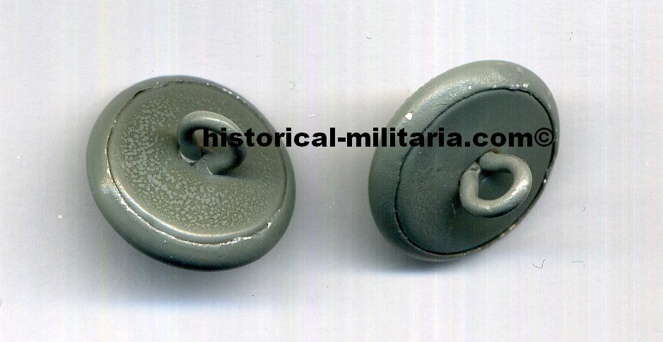 Uniform buttons 2 pieces varnished in grey diameter 20/21mm - 2 Stück grau lackierte Uniform Knöpfe gekörnt - n2 bottoni verniciati in color grigio per la divisa Uniform buttons 2 pieces varnished in grey diameter 20/21mm - 2 Stück grau lackierte Uniform Knöpfe gekörnt - n2 bottoni verniciati in color grigio per la divisa