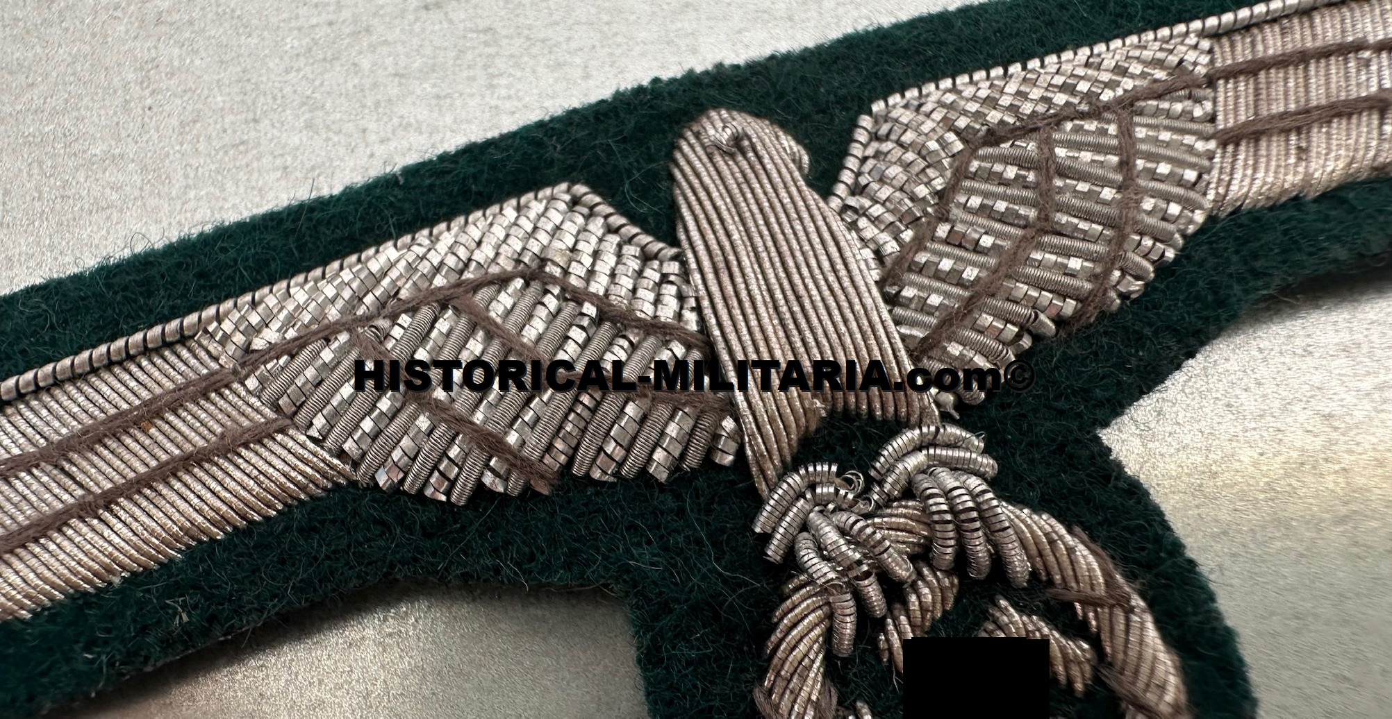 German Wehrmacht Brustadler Offizier auf grün gealtert - German Army Officer breast eagle AGED on dark green - Aquila da petto da Ufficiale su panno verde esercito tedesco aspetto antico German Wehrmacht Brustadler Offizier auf grün gealtert - German Army Officer breast eagle AGED on dark green - Aquila da petto da Ufficiale su panno verde esercito tedesco aspetto antico