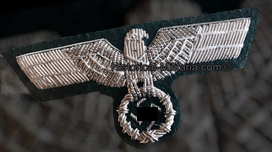 German Wehrmacht Brustadler Offizier glänzend auf grün - German Army Officer breast eagle bright silver wire on dark green - Aquila da petto Ufficiale su panno verde esercito tedesco