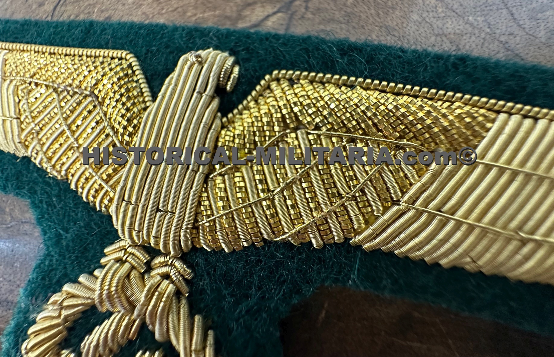 German Army General breast eagle on green with highlights in wire - Brustadler Wehrmacht Heer Generalität auf grün - Aquila da petto della generalità tedesca Heer su panno verde German Army General breast eagle on green with highlights in wire - Brustadler Wehrmacht Heer Generalität auf grün - Aquila da petto della generalità tedesca Heer su panno verde